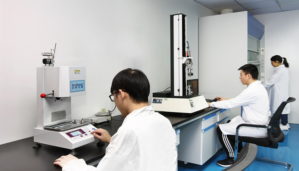 工序嚴(yán)格檢驗(yàn)，確保膠粘劑品質(zhì)穩(wěn)定